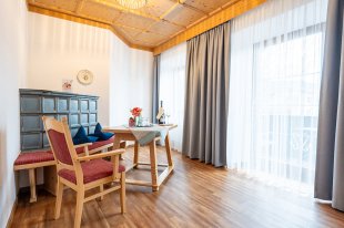 3_hotel_Krone_Lechaschau_Romantiksuite_7.jpg
