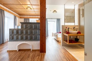 1_hotel_Krone_Lechaschau_Romantiksuite_8.jpg