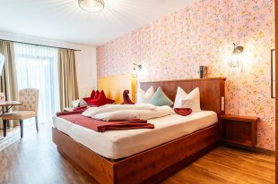 1_hotel_Krone_Lechaschau_Family_Suite.jpg