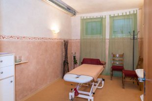 04b_hotel_romantik_krone_lechaschau_massageliege.jpg